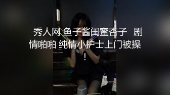 胖男老哥双飞两个萝莉萌妹子浴室口交，汉服妹子解开衣服摸大奶，双女舔奶抽插猛操呻吟