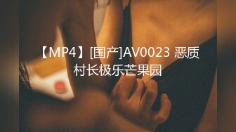 2023-12-01【极品女技师】胸前花臂纹身美女技师，一对傲人大奶子，骑在身上按摩，掏出白嫩美乳揉捏