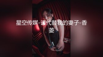 vetive 黑色花紋上衣搭配黑色蕾絲內衣 婀娜豐腴身姿嫵媚動人