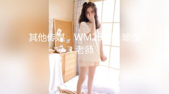 -陪几个大老板去KTV玩 看模特跳舞 背心哥被赤裸的模特挑逗