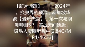 黑丝露脸老骚逼伺候屋里的三个男人，真鸡巴骚主动口交上位激情抽插，躺在地上被大哥轮番爆草