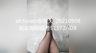 极品美妖TS唐艺潇 烈焰妖唇吞噬大鸡巴，豪主吸着香艳吞云吐雾，享受着这一切！