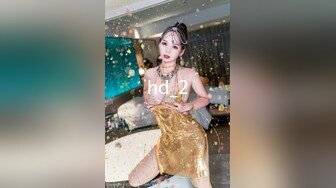 紧致曼妙酥乳嫩模女神 莉娜 朱一群踢足球 从射门