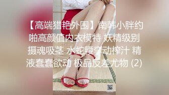 想让哥哥操我声音温柔甜美小姐姐，玻璃黄瓜进出抽插，一直说骚话操我的小骚逼，插得水声哗哗，不行了出了很多水